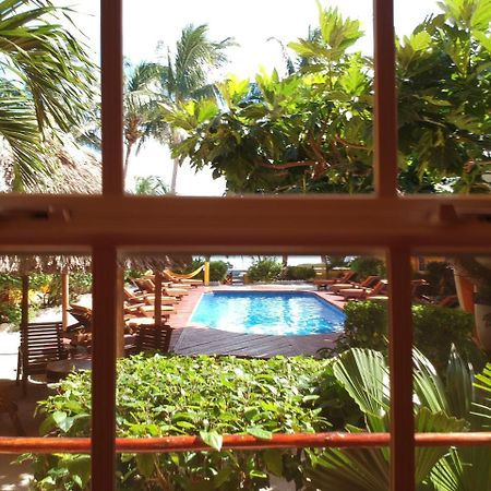 Seaside Cabanas Hotel Caye Corker Kültér fotó