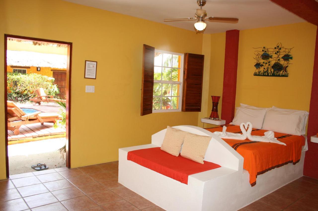 Seaside Cabanas Hotel Caye Corker Kültér fotó