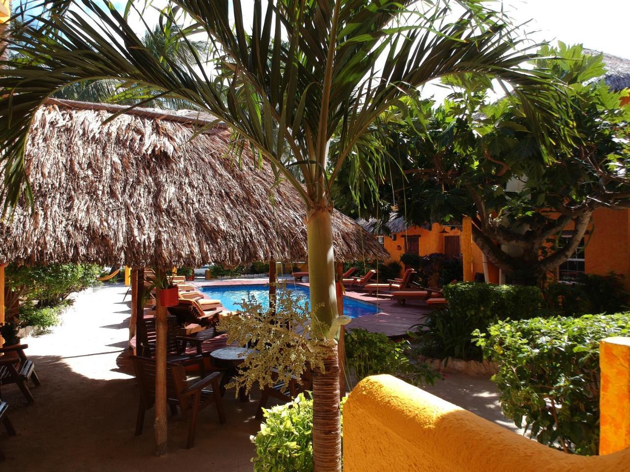 Seaside Cabanas Hotel Caye Corker Kültér fotó