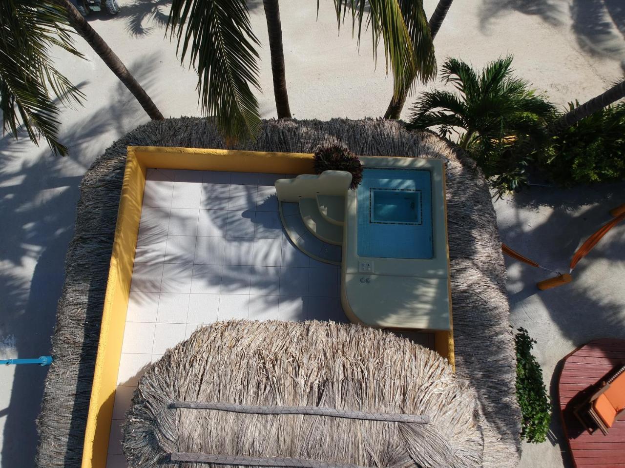 Seaside Cabanas Hotel Caye Corker Kültér fotó