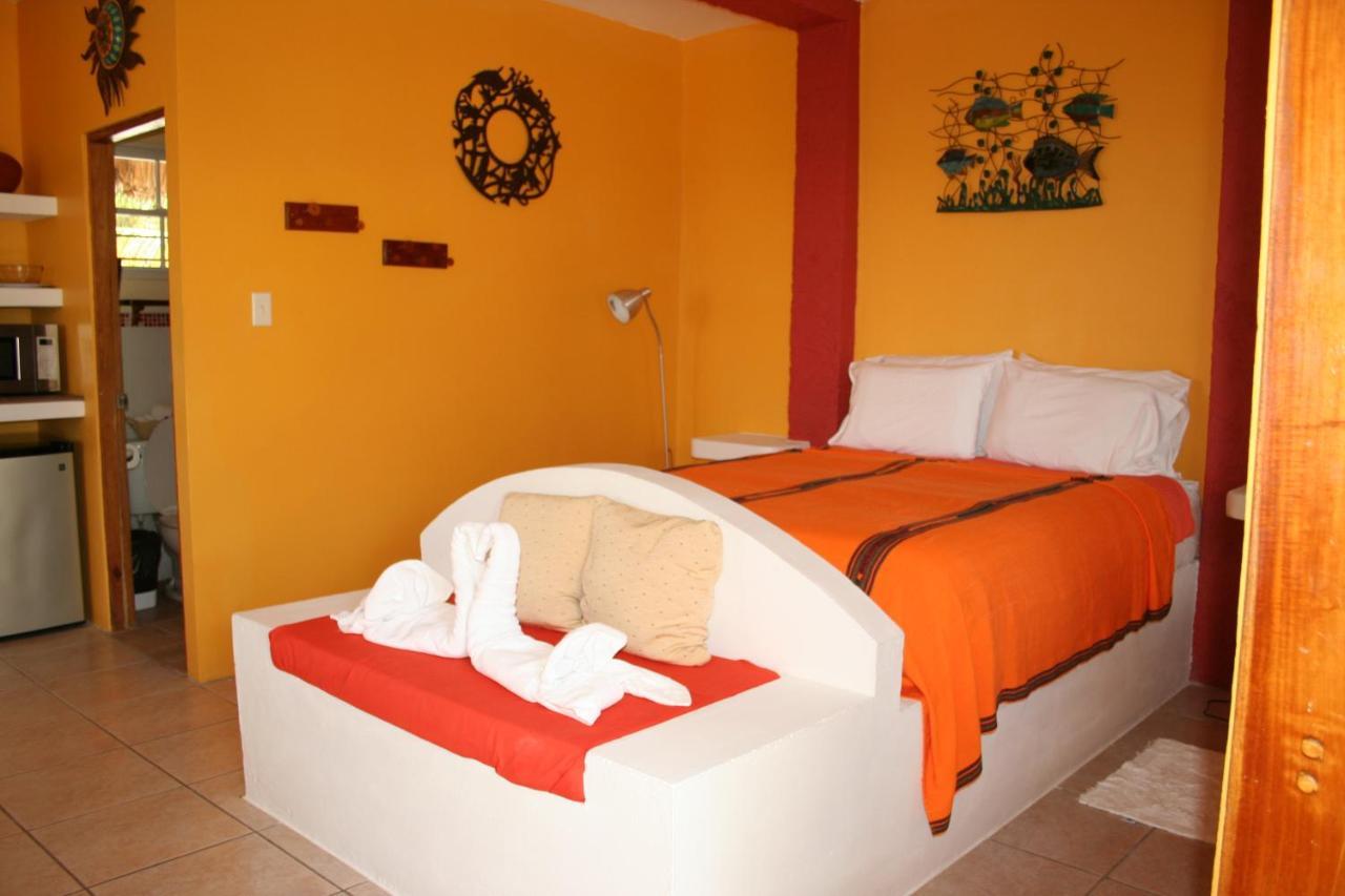 Seaside Cabanas Hotel Caye Corker Kültér fotó
