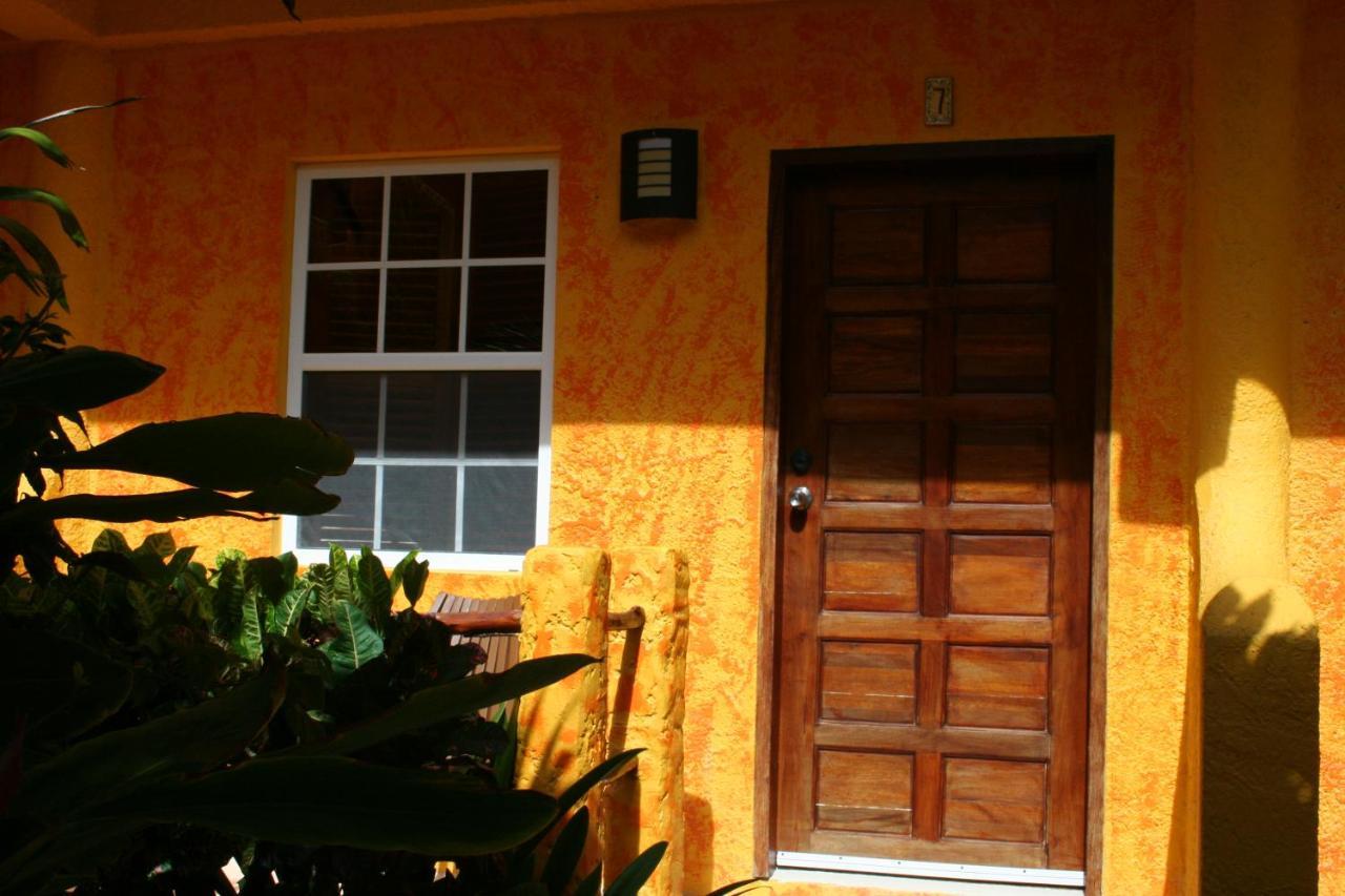 Seaside Cabanas Hotel Caye Corker Kültér fotó