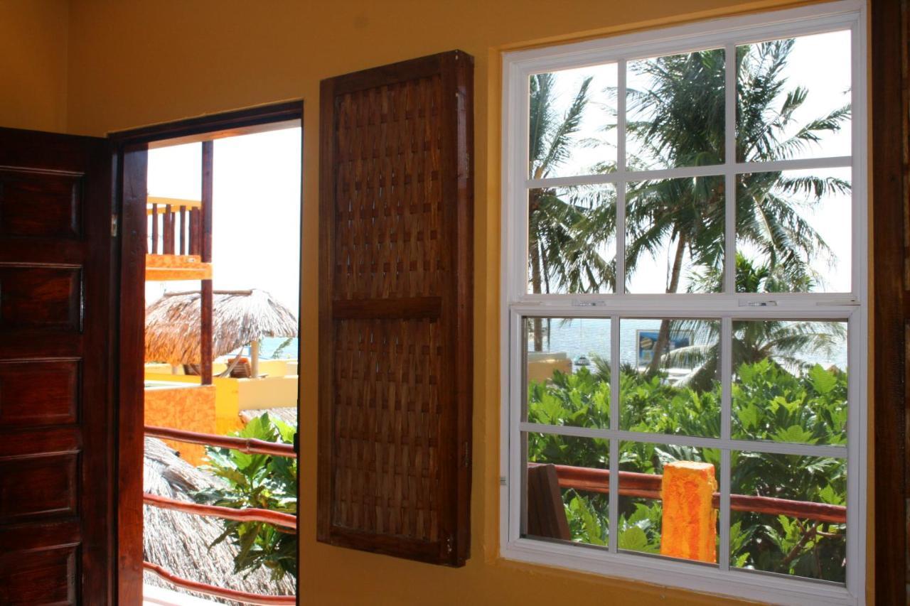 Seaside Cabanas Hotel Caye Corker Kültér fotó