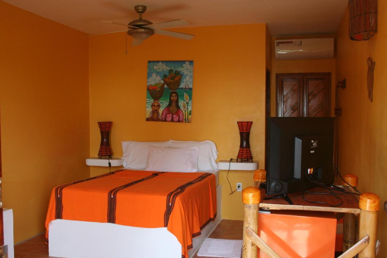 Seaside Cabanas Hotel Caye Corker Kültér fotó